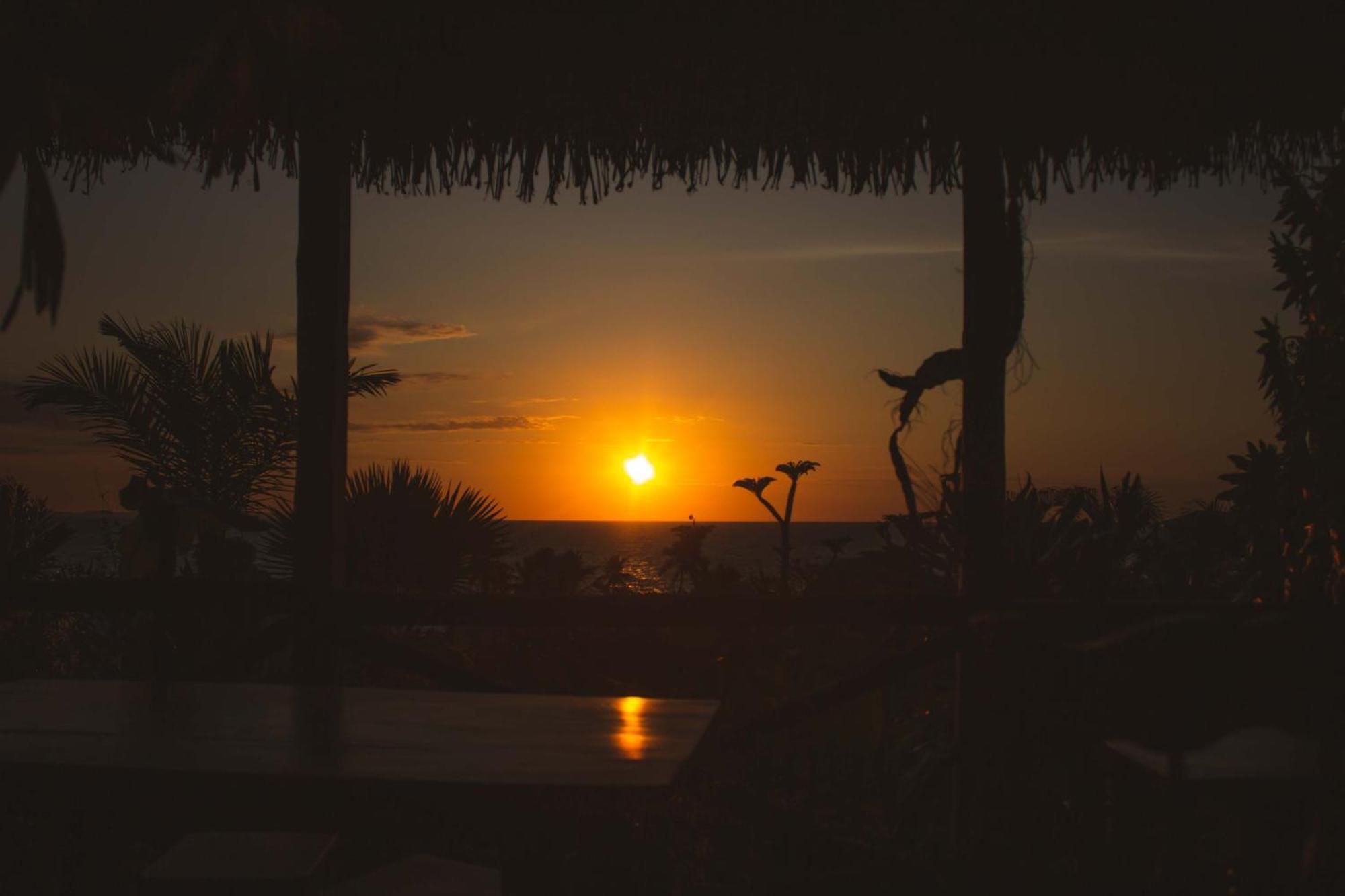 Coucher De Soleil Ambatoloaka  Luaran gambar