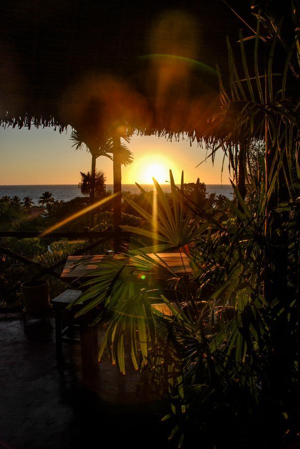 Coucher De Soleil Ambatoloaka  Luaran gambar